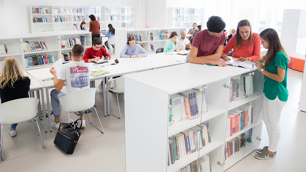 ieseg campus paris