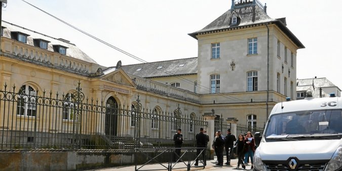 a-plusieurs-reprises-au-printemps-2018-les-crs-avaient_4562907_676x337p