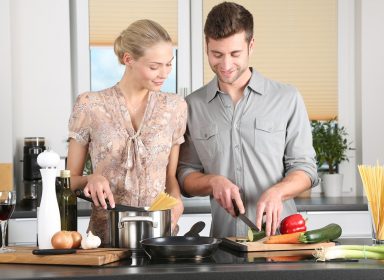 Astuces pour manger un repas abordable à midi 