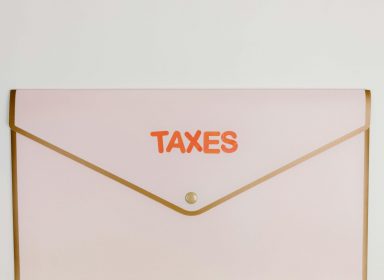 La taxe rose, la pratique commerciale qui fait voir rouge ! 