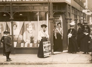 L’Histoire des suffragettes : le combat pour le Droit de Vote des femmes ️