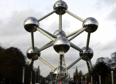 La formation des ions au cœur de la matière 