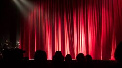 Travailler comme ouvreur dans un théâtre ? 🎭