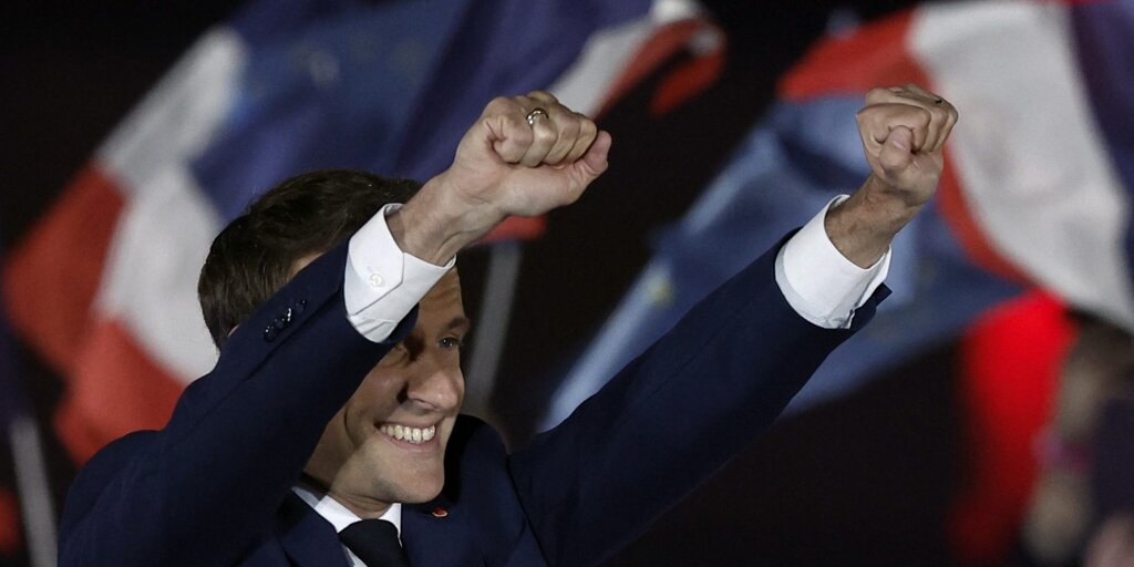 Au lendemain de sa réélection, Emmanuel Macron fête avec ses militants sa victoire. (Crédits : Reuters) - faits marquants