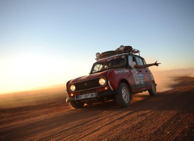 Le 4L Trophy : la folle aventure de deux Sherpas dans les dunes du Sahara ! (1/7) 