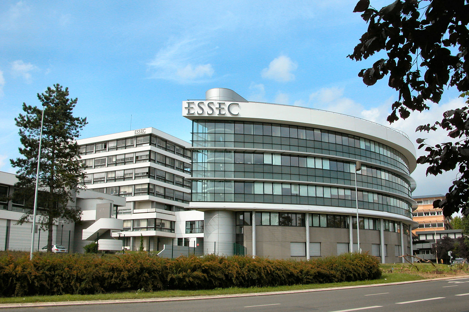 ESSEC_campus_cergy