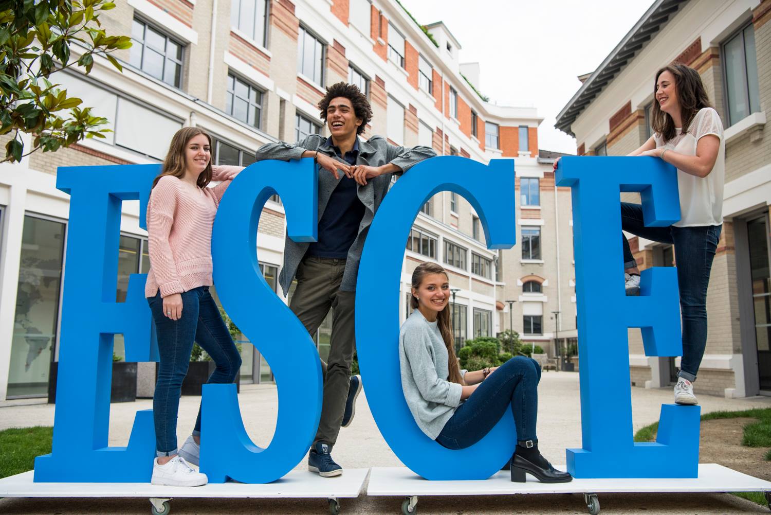 ESCE International Business School