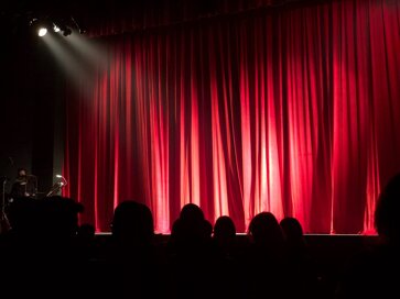 Travailler comme ouvreur dans un théâtre ? 