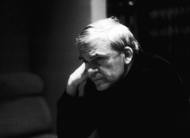 Milan Kundera, portrait d’un écrivain universel 