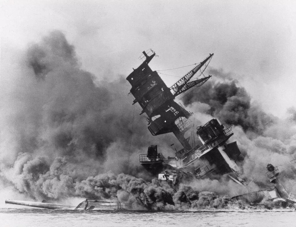 L'USS Arizona est l'un des 3 navires à avoir été détruit lors de la bataille de Pearl Harbor