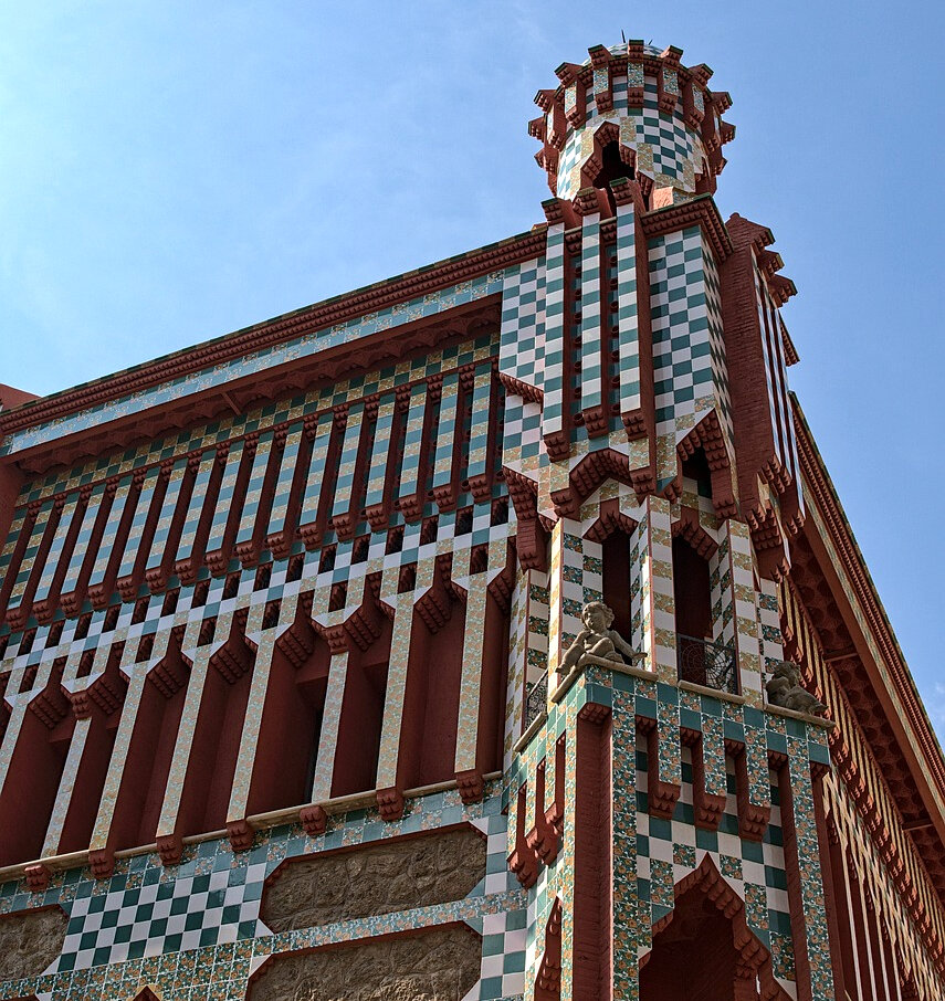 La façade de la Casa Vicens.