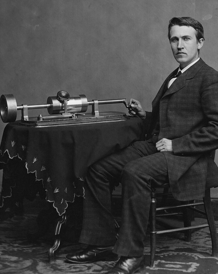 Thomas Edison et le phonographe.