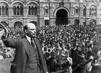 La révolution russe de 1917 : de monarchie à république soviétique ​