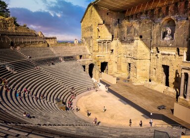 Les coulisses du théâtre antique : de la Grèce à Rome ️