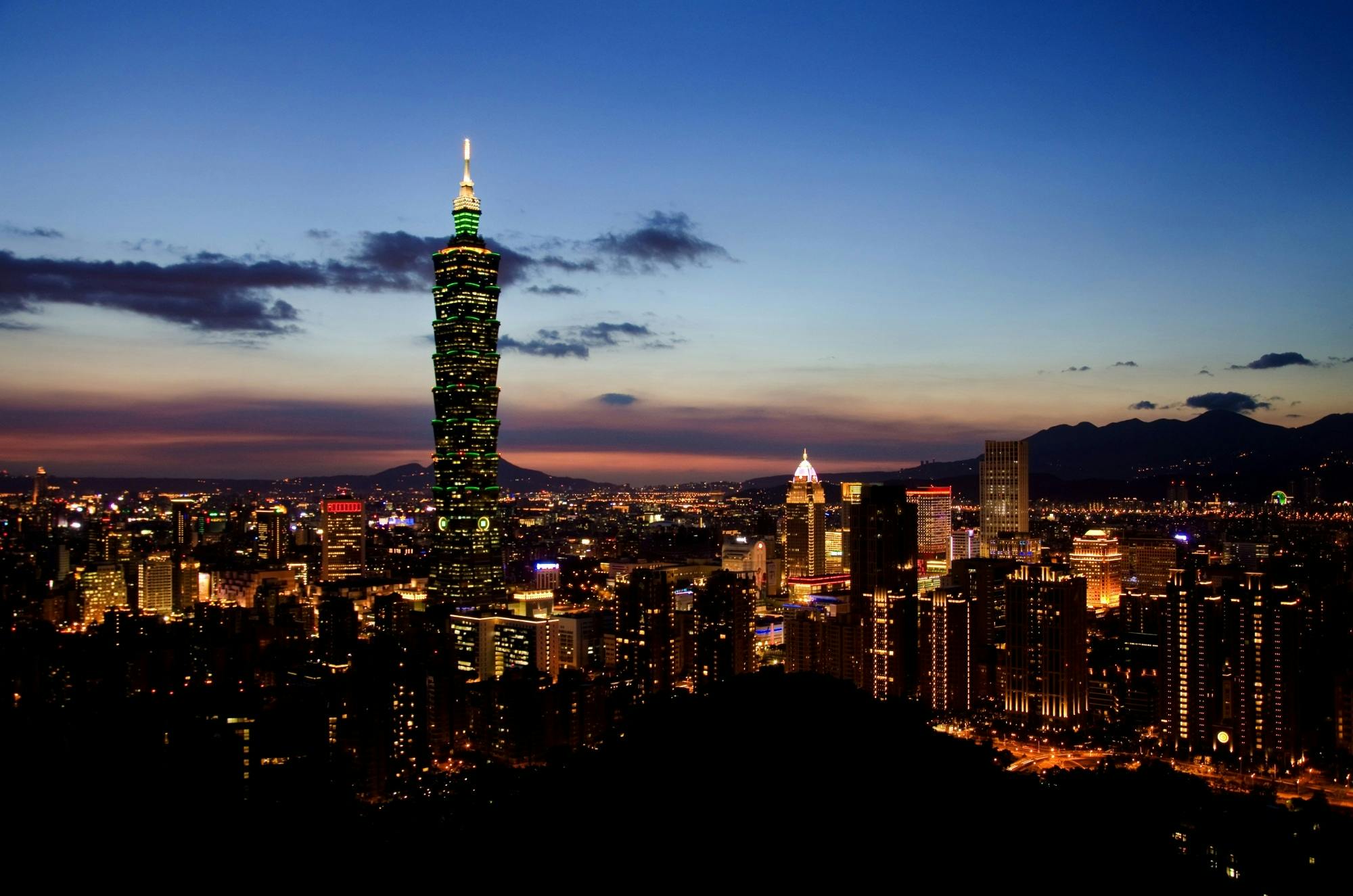 La ville de Taïwan la nuit.