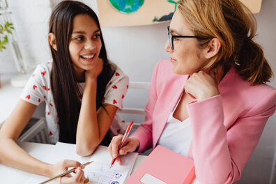 Comment aider mon ado à réviser efficacement ? ⏳