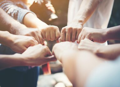 Aider son enfant à développer son esprit d’équipe : tips & astuces 